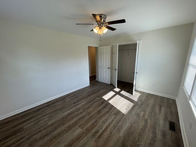 Building Photo - Completely remodeled 3/2 House- $2,150