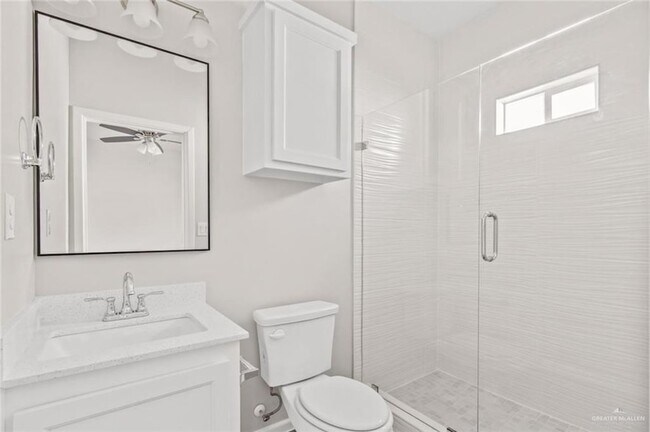Building Photo - 1305 Shavano Dr