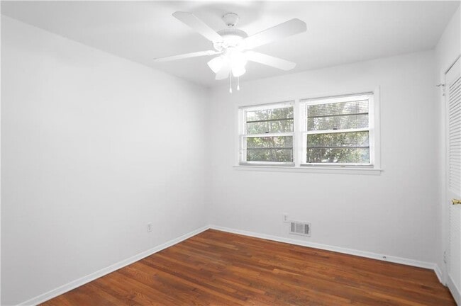 Building Photo - 3075 Stratford Arms Dr
