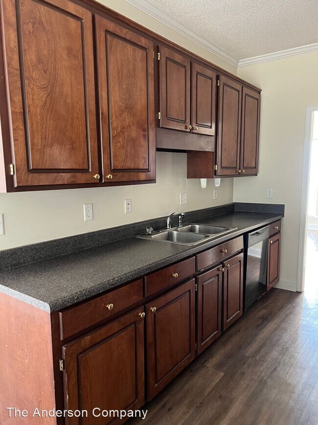 Building Photo - 3 br, 2 bath House - 197 Hedgerow Drive
