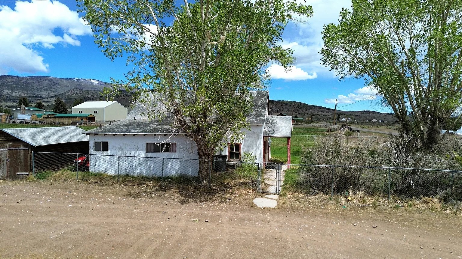 Building Photo - 220 W 200 N St