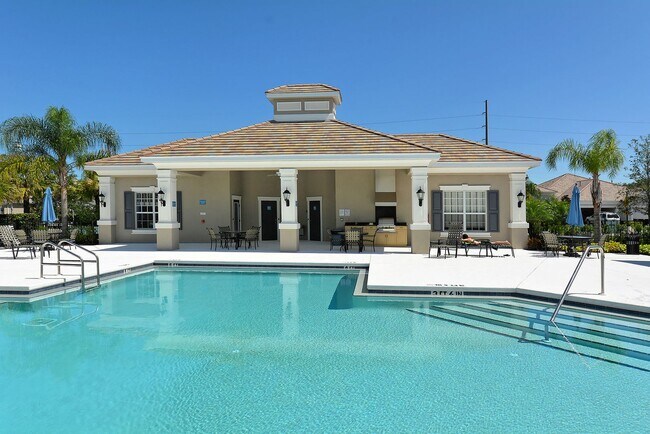 Building Photo - 2/2 plus den Villa in Fairfield with a 2 car garage