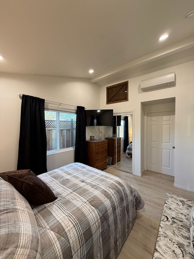 Building Photo - Newer Beautifully Furnished Single Story ADU Includes All Basic Utilities and WiFI
