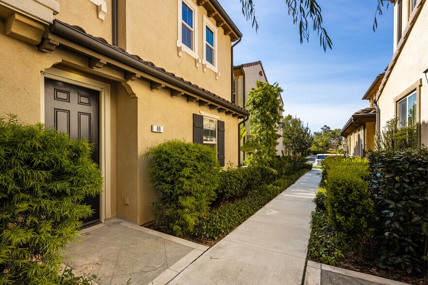 Building Photo - 89 Keepsake