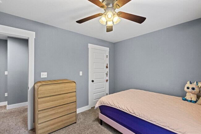 Building Photo - 205 Bangor Ct