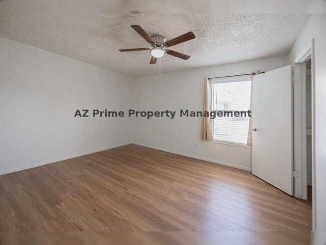 Building Photo - 925 W Peoria Ave