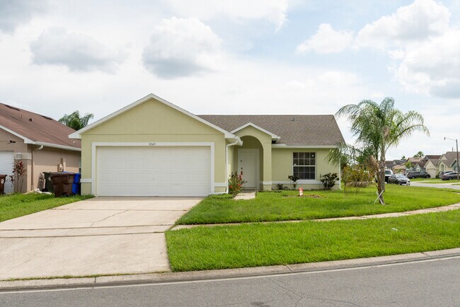 Building Photo - 3 bed with Solar heating Private Pool