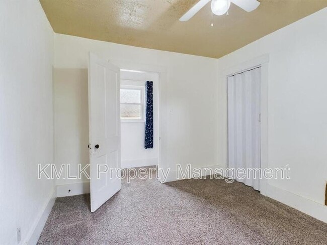 Building Photo - 665 Kling St