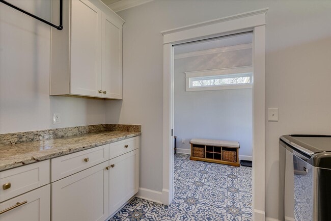 Building Photo - 400 Rish Store Rd