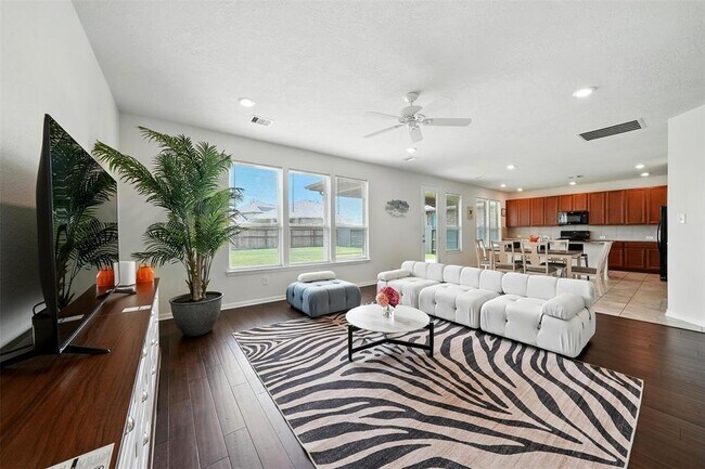 Building Photo - 15410 Rosehill Summit Ln