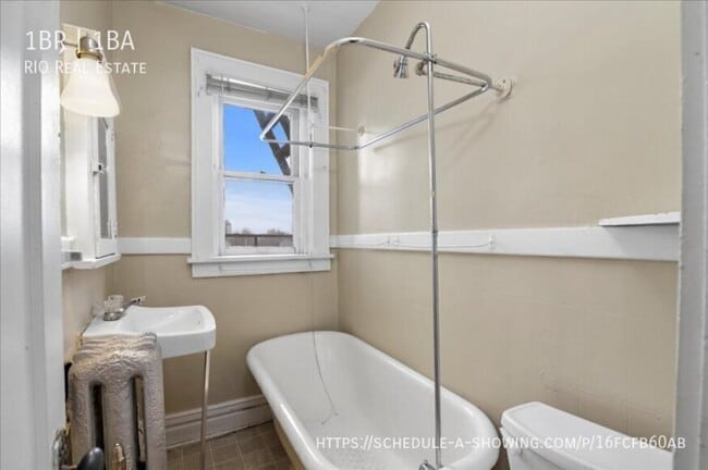 Building Photo - 1469 N Williams St