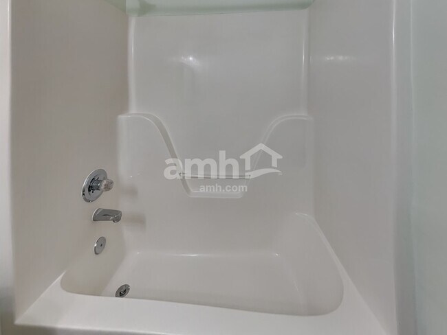 Building Photo - 1507 Killarney Dr