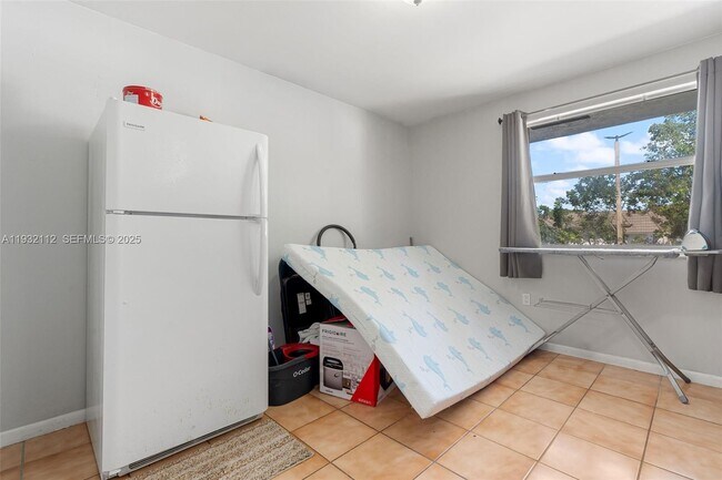 Building Photo - 7111 SW 129th Ave