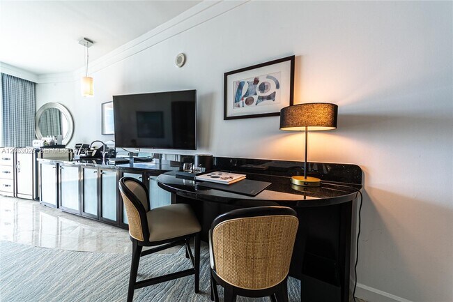 Building Photo - 4391 Collins Ave