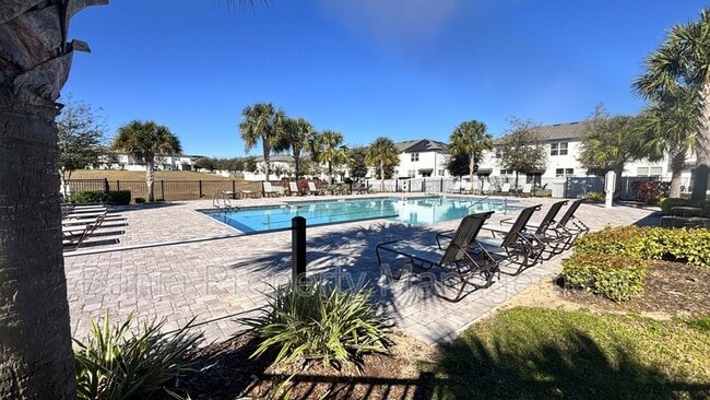 Building Photo - 912 Grandin St