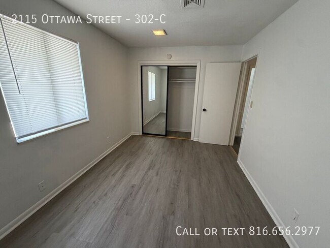 Building Photo - 2115 Ottawa St