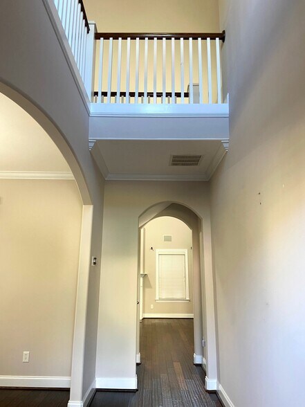 Building Photo - 1177 Bristol Way