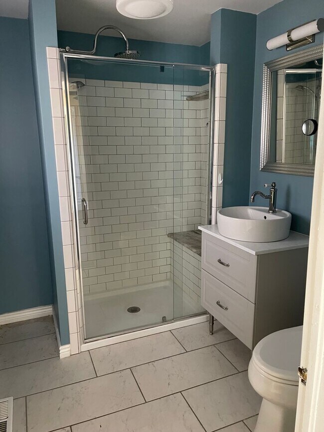 Building Photo - Nice 3 Bedroom Home near Downtown