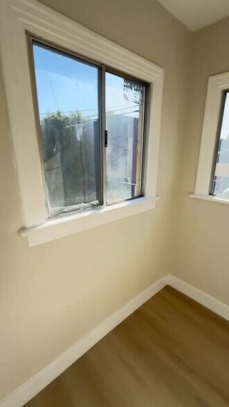 Building Photo - 761 Newport Ave