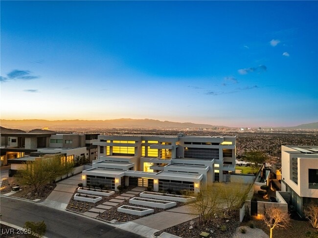 Building Photo - 5 Rockstream Dr