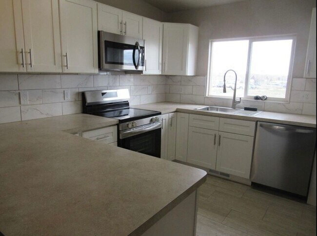 Building Photo - 3920 Robitaille Ct