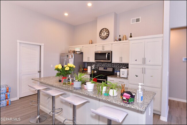 Building Photo - 14512 Charles Foster Ave