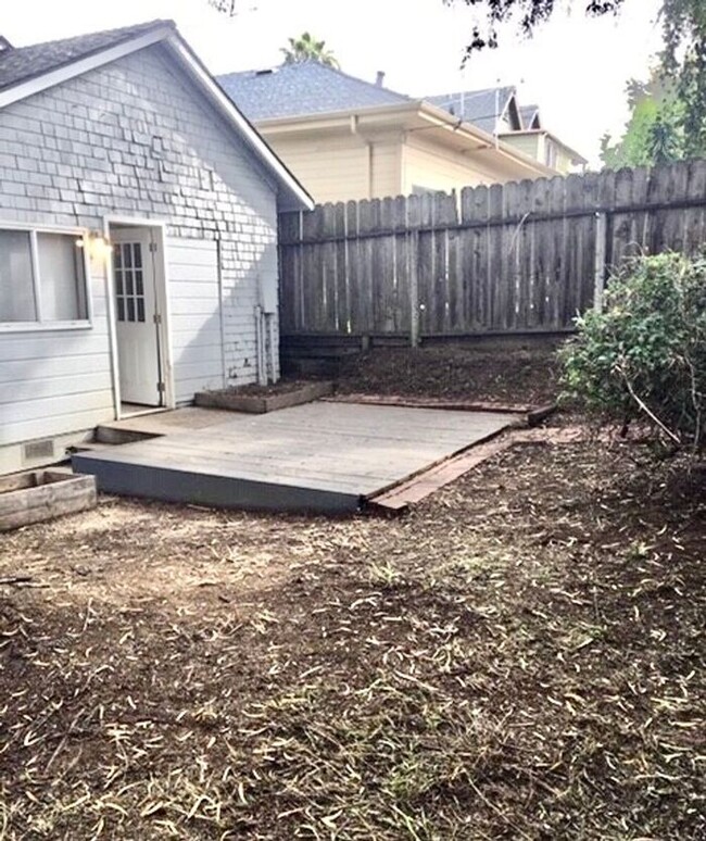 Building Photo - 2 bed 2 bath House in Vallejo - AVAILABLE ...