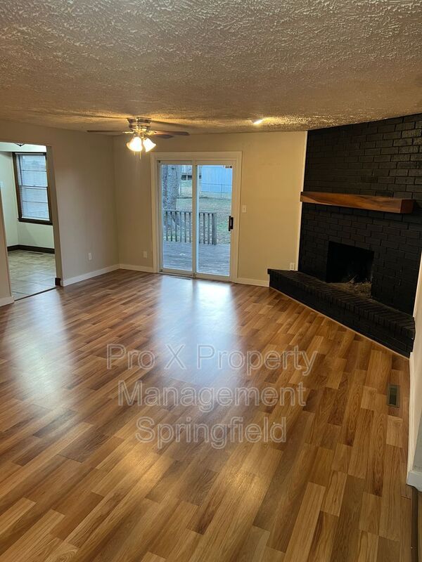 Building Photo - 3435 S Nettleton Ave