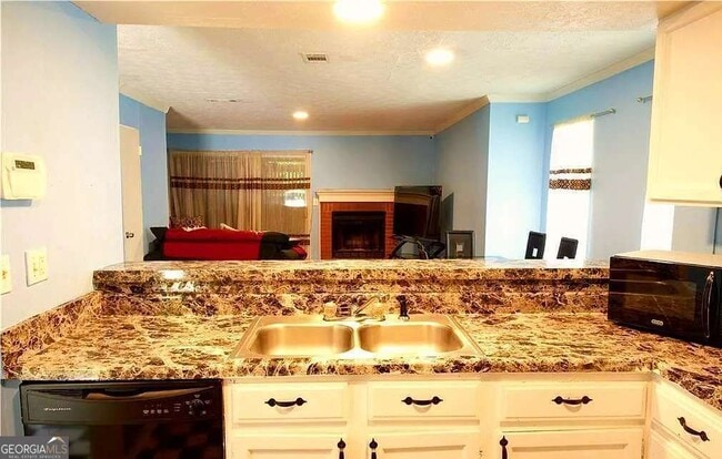 Building Photo - 852 Glynn Oaks Dr