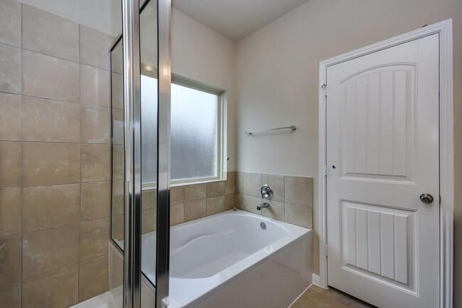 Building Photo - 621 Carly Ann Ln