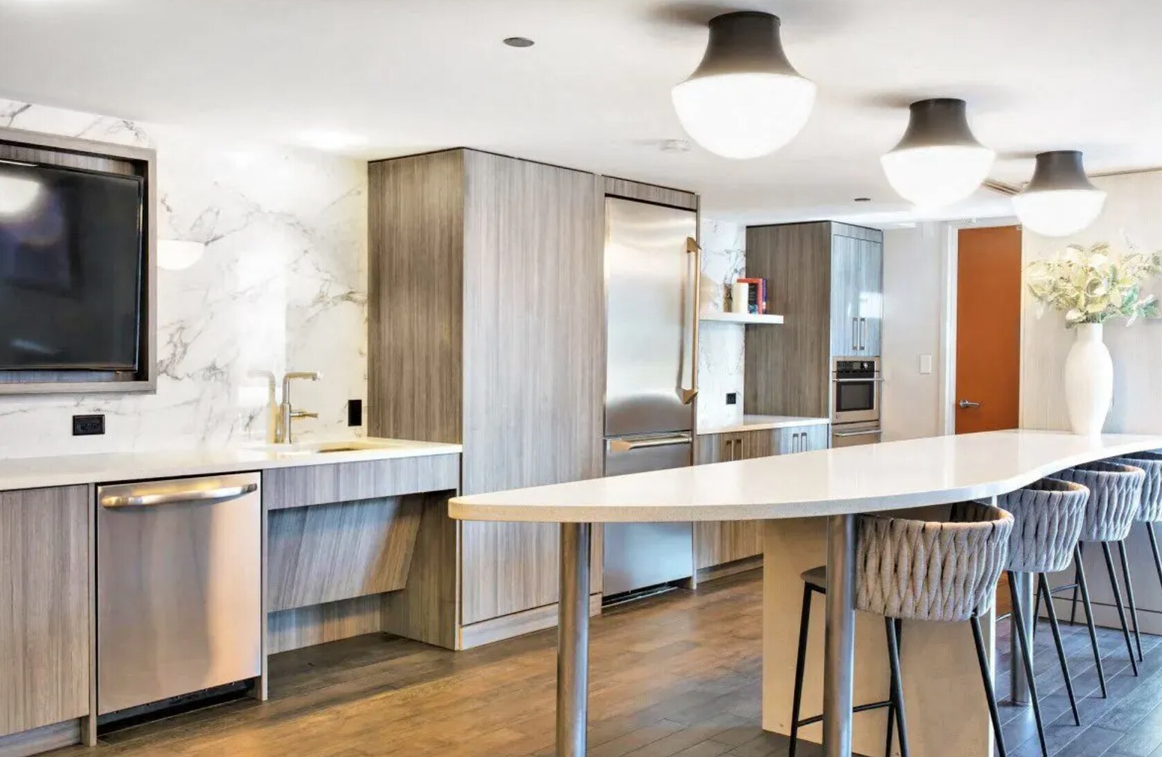 Building Photo - 645 N Kingsbury St