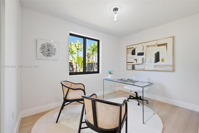 Building Photo - 185 NE 106th St