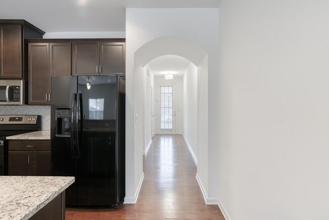 Building Photo - 5070 Longview Walk