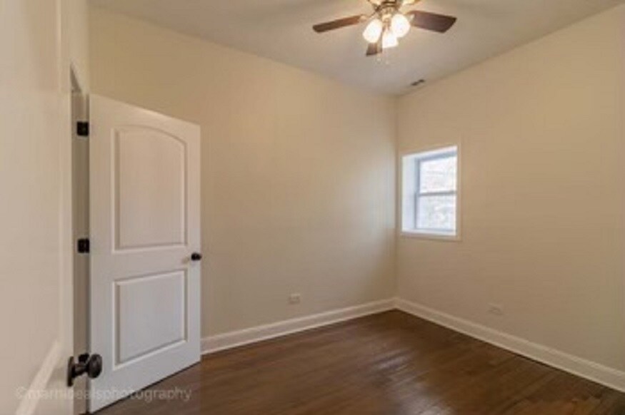 Building Photo - 6117 S Champlain Ave