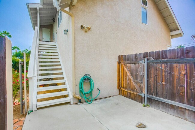 Building Photo - 1844 Dora Dr