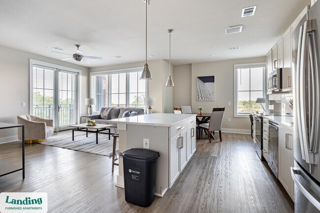 Primary Photo - 300 E Broad St