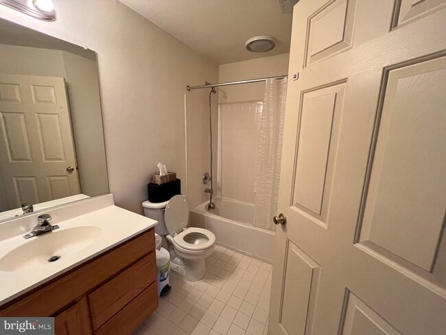 Building Photo - 8179 Skelton Cir