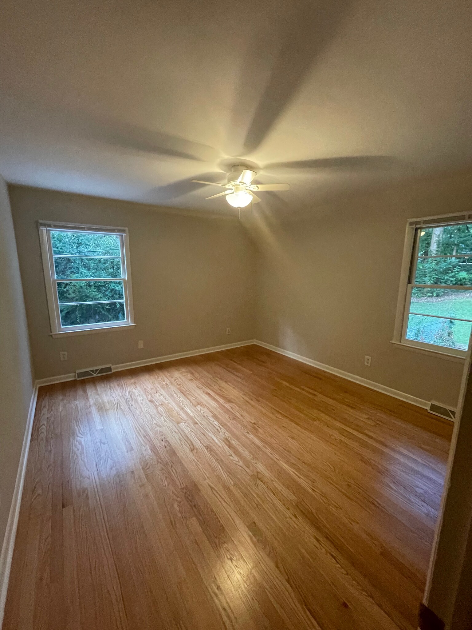 Bedroom 2 - 2112 Kilburn Rd