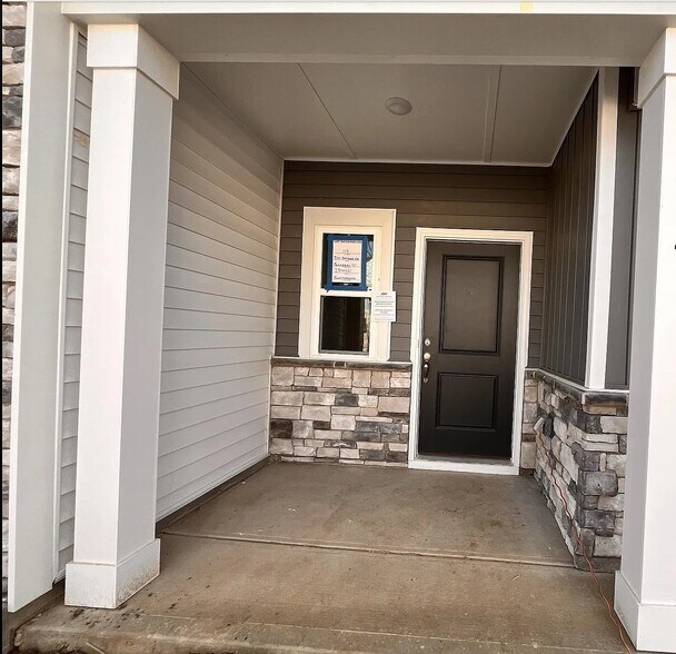 Building Photo - 3104 Ranger Dr