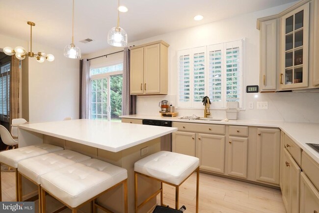 Building Photo - 20779 Crescent Pointe Pl