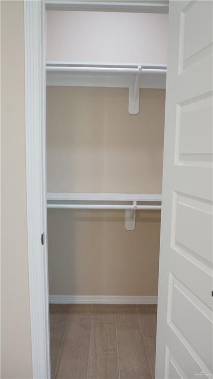 Building Photo - 30 W Kenwood St