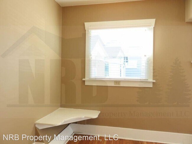 Building Photo - 3 br, 1 bath House - 1013 S Lawrence St