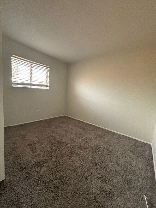 Building Photo - 1050 S Stapley Dr