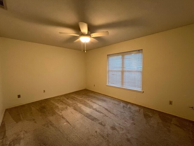 Building Photo - 1625 Centerville Rd