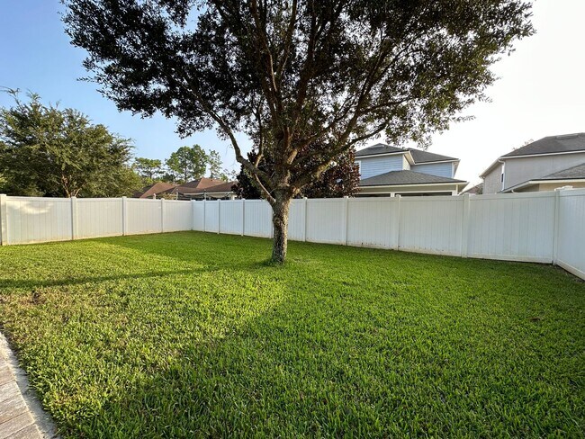Building Photo - Adorable Home in Prime Location!