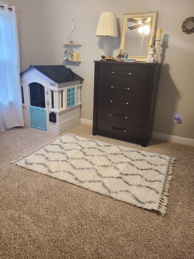 Building Photo - 317 Highbrook Rd