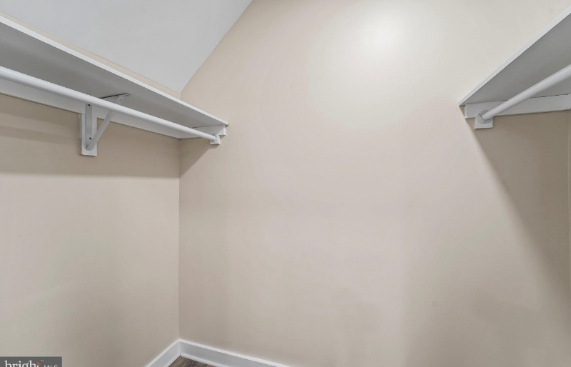 Building Photo - 335 Spring St