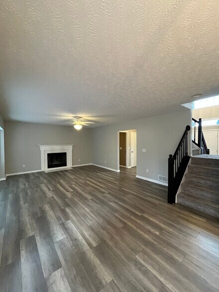 Building Photo - 208 Caswell Dr