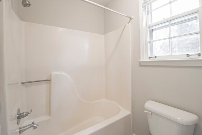 Building Photo - 408 Beasley Dr