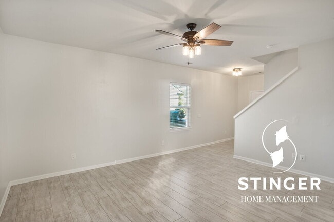 Building Photo - 71 Saluda Way